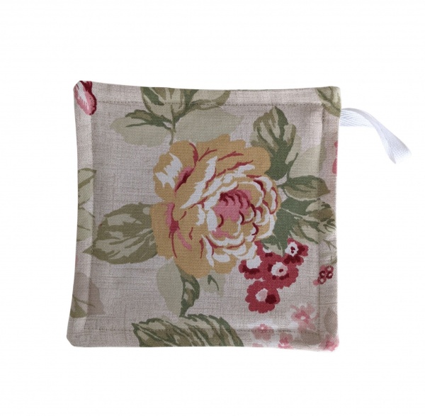 Pot Grab in Clarke and Clarke Genevieve Vintage Red Yellow Roses