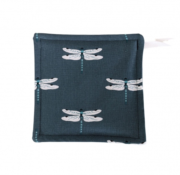 Pot Grab in Sophie Allport Dragonfly