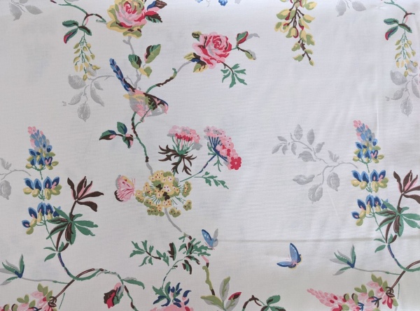 Tablecloth in Cath Kidston Birds and Roses in Ivory